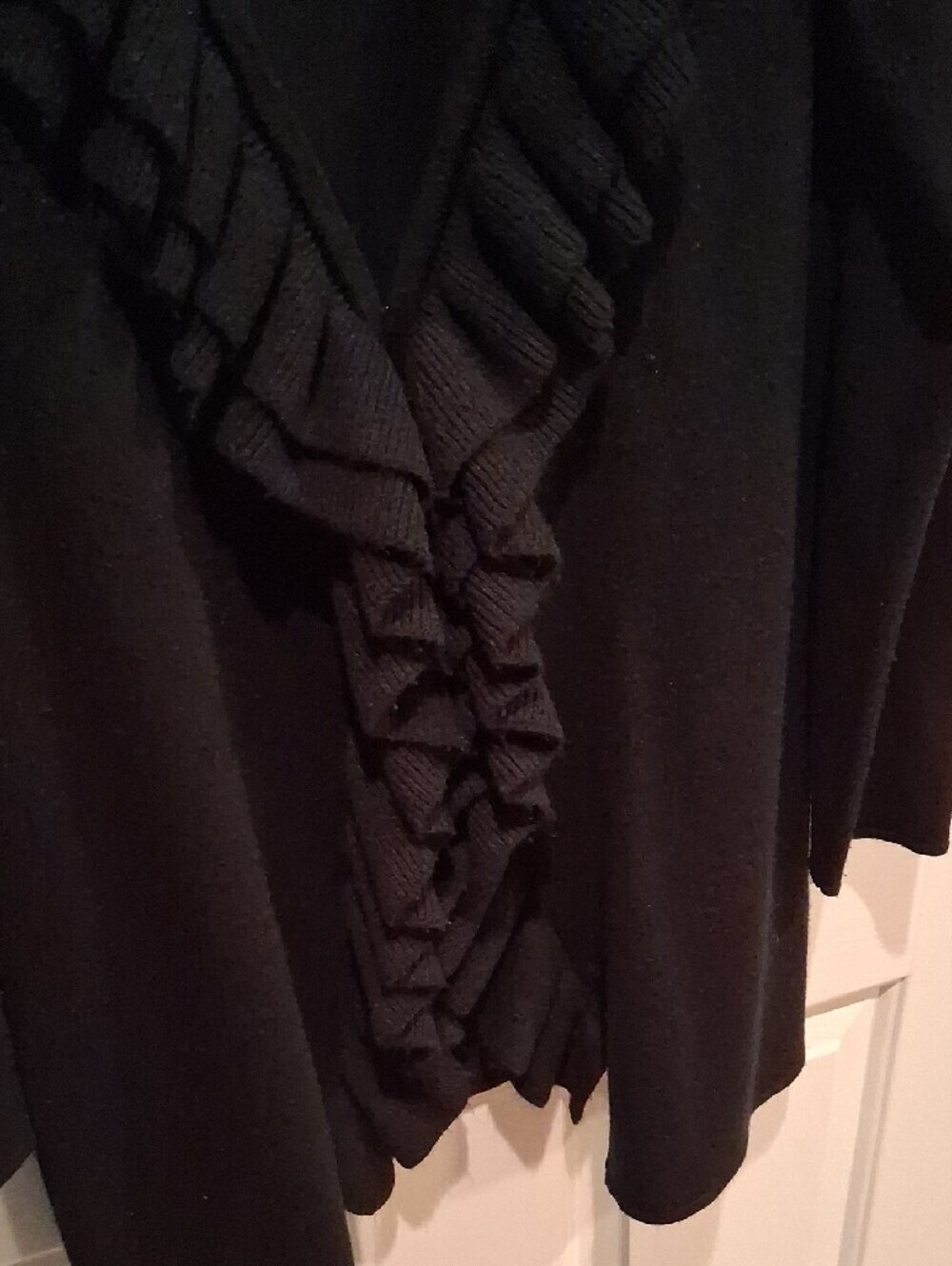 ♟️📸 Jet Black Ruffle-Front Open Cardigan Sweater - Picture 2 of 12